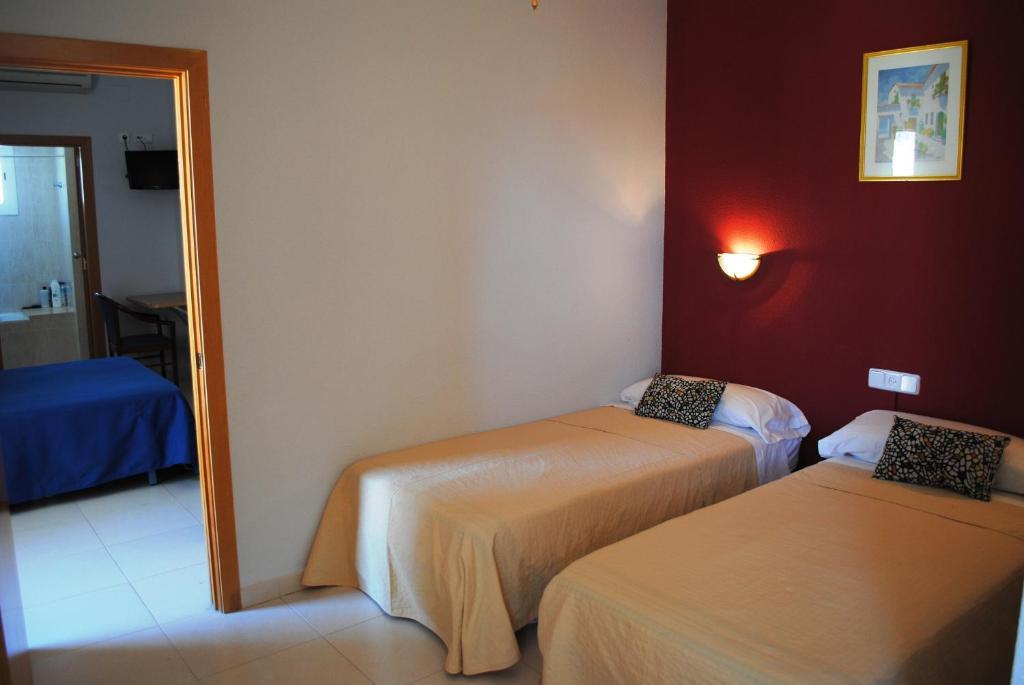 سيجور دي كالافيل Hotel Sant Jordi الغرفة الصورة